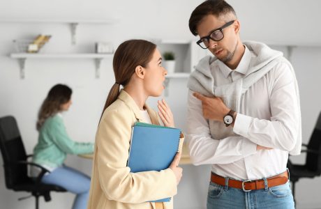 מתי מותר לדבר לשון הרע וכיצד החוק הישראלי מתייחס לכך?